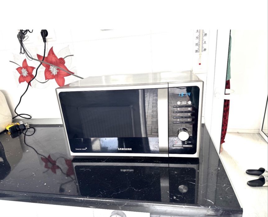 Cuptor microunde Samsung