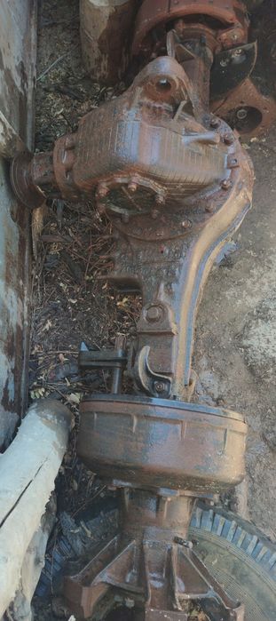 ПРОДАЁТСЯ средний мост от КРАЗа вездеход, в комплект новый