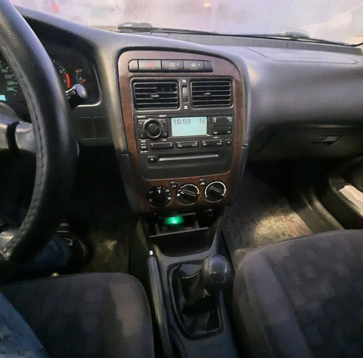 Toyota Avensis .