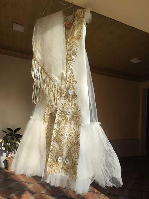 ansabl  tillaqosh, fata si blan