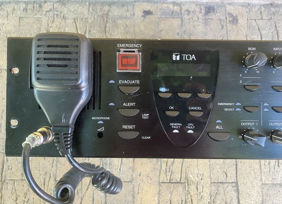 TOA VM-3240VA. TOA VM-3240VA.