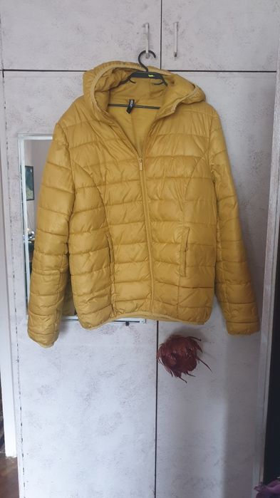 Ярко жълто яке. Немско.