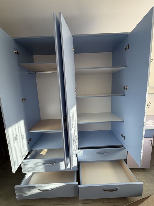 Set mobilier cameră tineret / adolescent