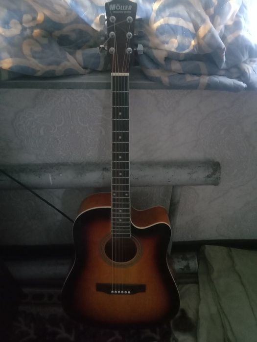 Гитара акустическая