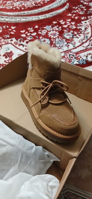 Продам угги 38р,  новые