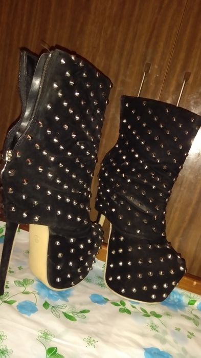 Елегантни Боти с токче