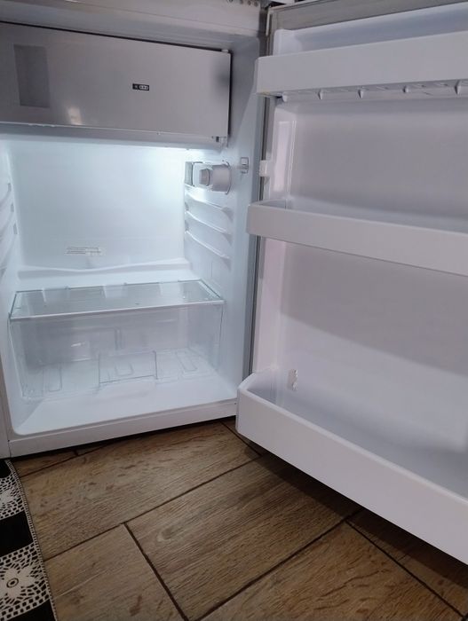 Vând frigider arctic