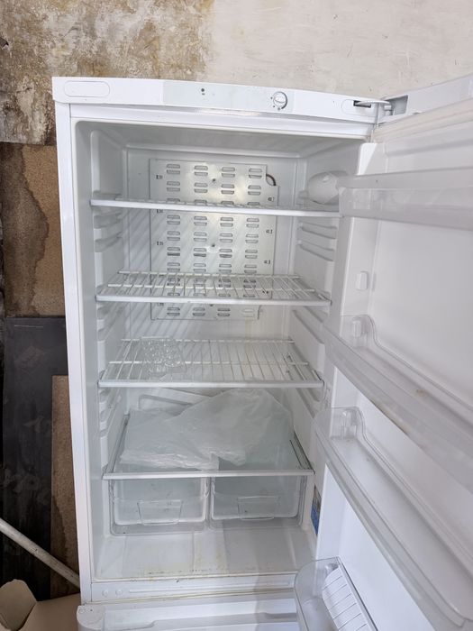 Продается холодильник Indesit