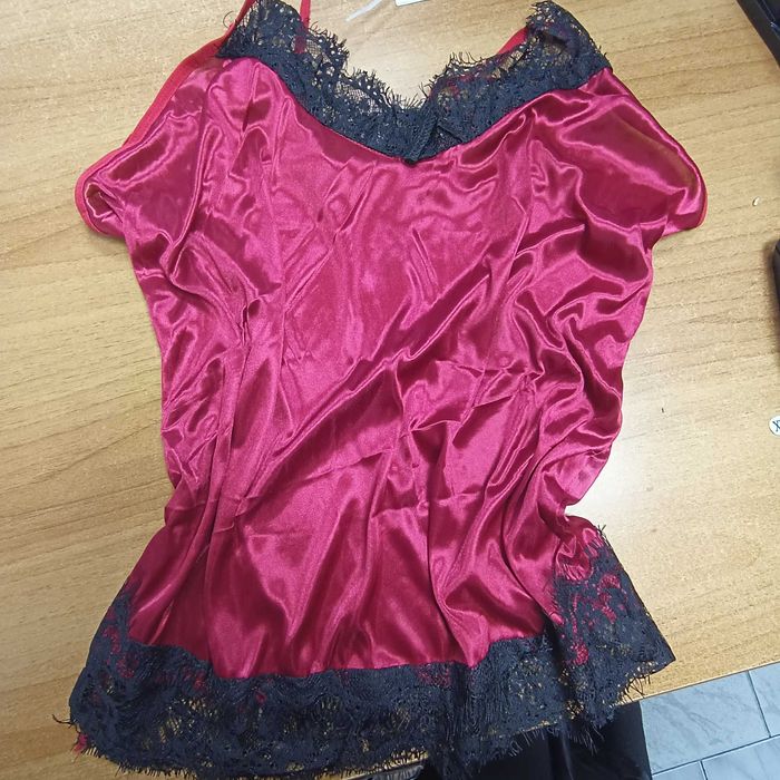 Дамска пижама с дантела