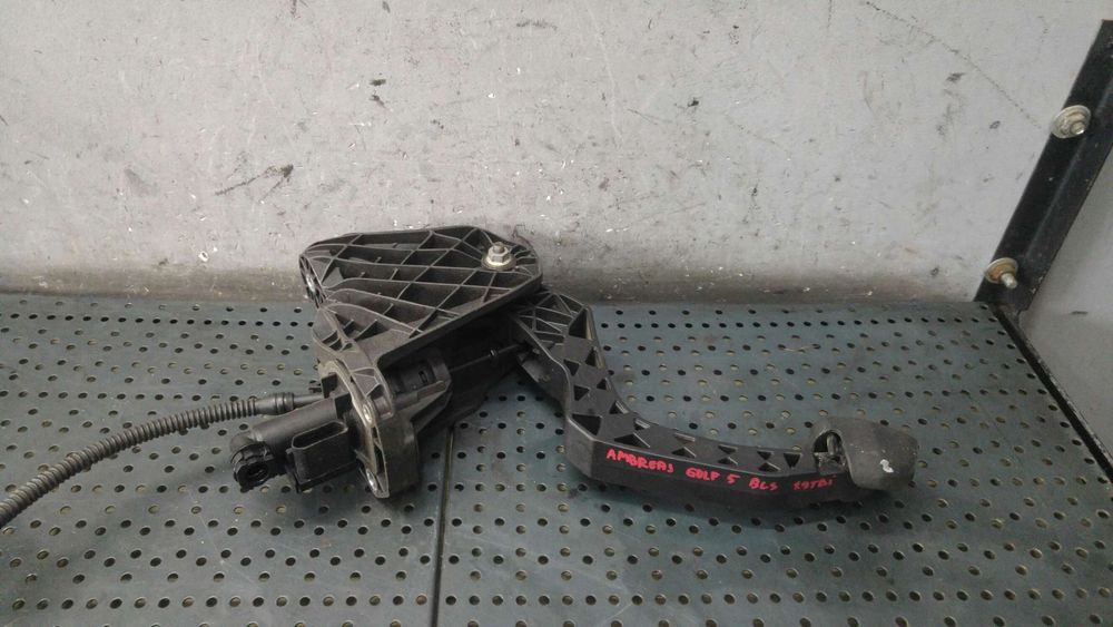 Pedala ambreiaj 1.9 tdi vw golf 5 1k1 1k1721059ch