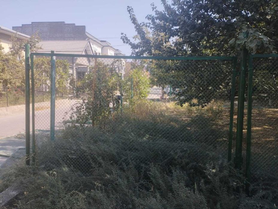 Металлический секционный забор из сетки рабицы