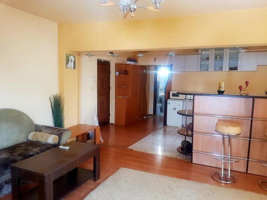 Inchiriez Ap 2 camere decomandat. P-ța M.Vit.direct proprietar - Vedere Bvd+BONUS: GARANTIE 2 RATE