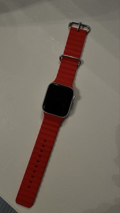 Продам Apple watch SE