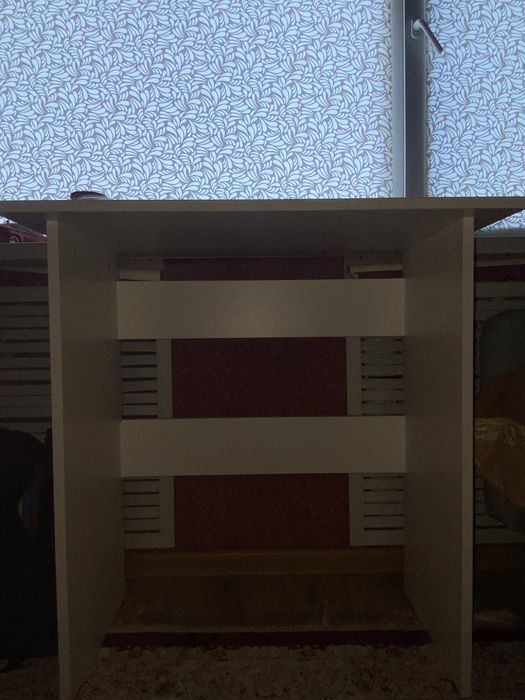 Стол белый письменный