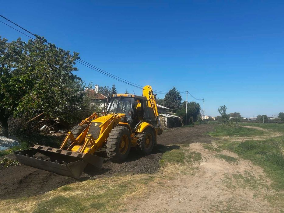 Изкопни дейности с комбиниран багер