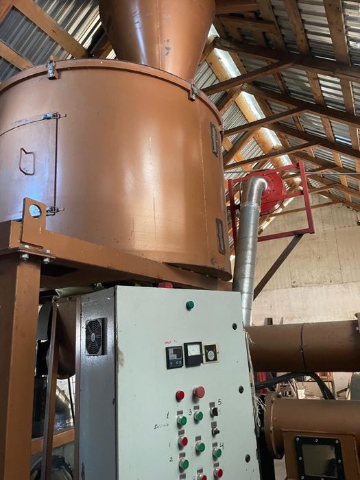 Presa industriala brichetare rumegus si resturi vegetale