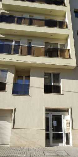 Продавам многостаен апартамент, центр, метро Опълченска