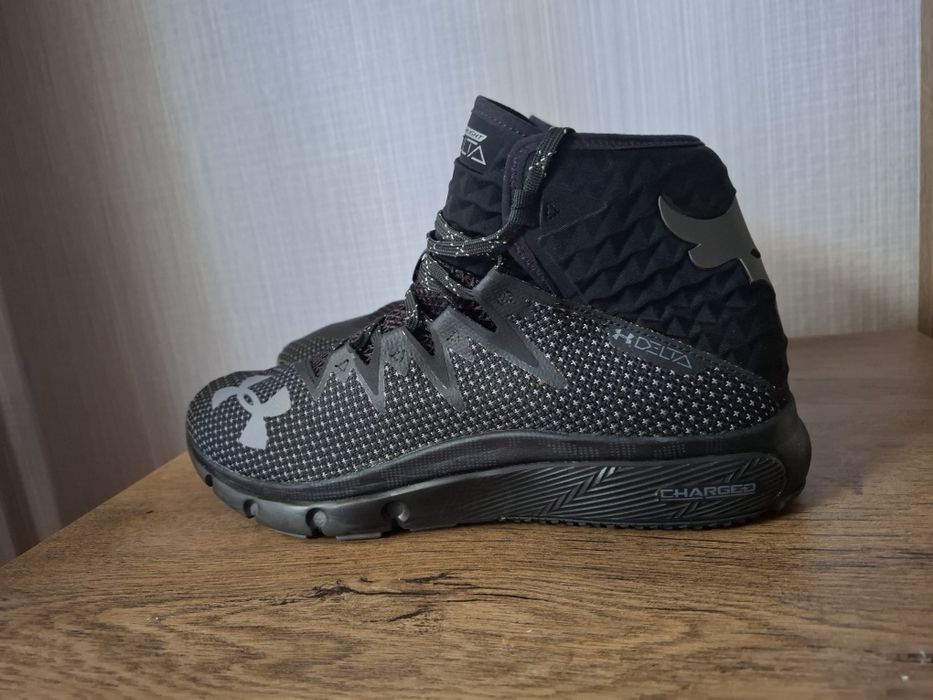Under Armour маратонки 44 номер.