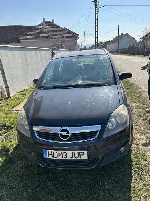 Opel Zafira 7 locuri