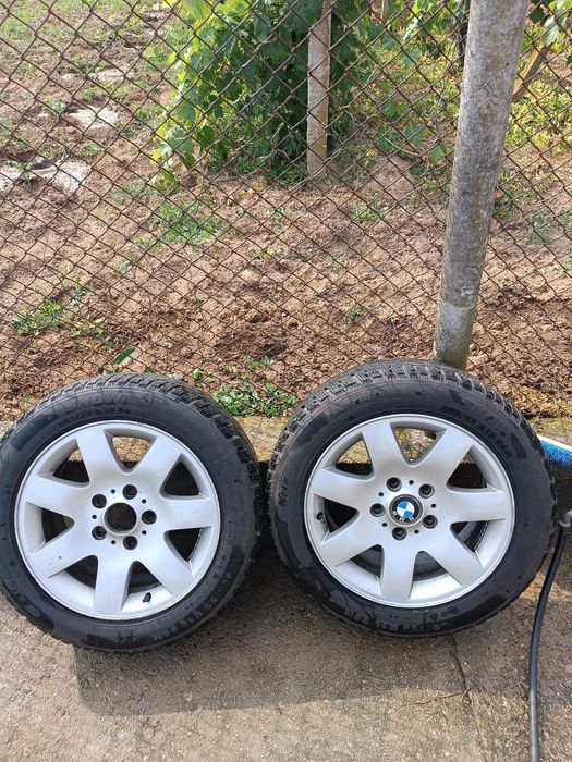 Зимни гуми с джанти за БМВ.