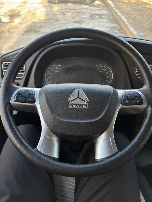 Sinotruk HOWO-V5X Avtofurgon Sotiladi yangi