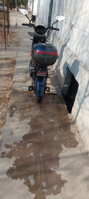 Скутер сотилади юриши яхши