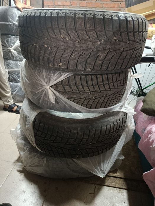 Продам шины 245/50 R20
