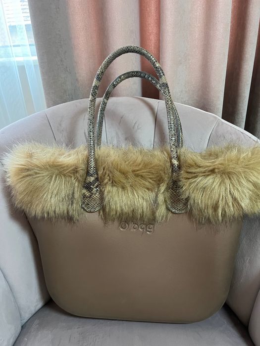 Дамски чанти и дрехи