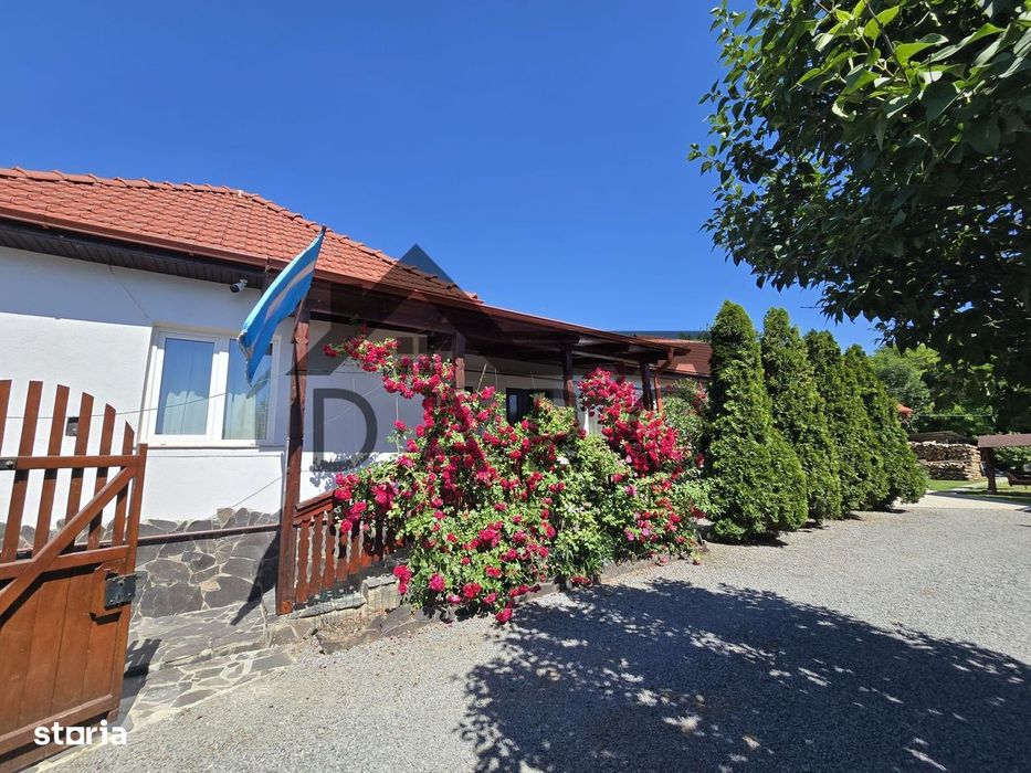 Casa in Livezeni , 140  mp utili , in centrul localitatii .