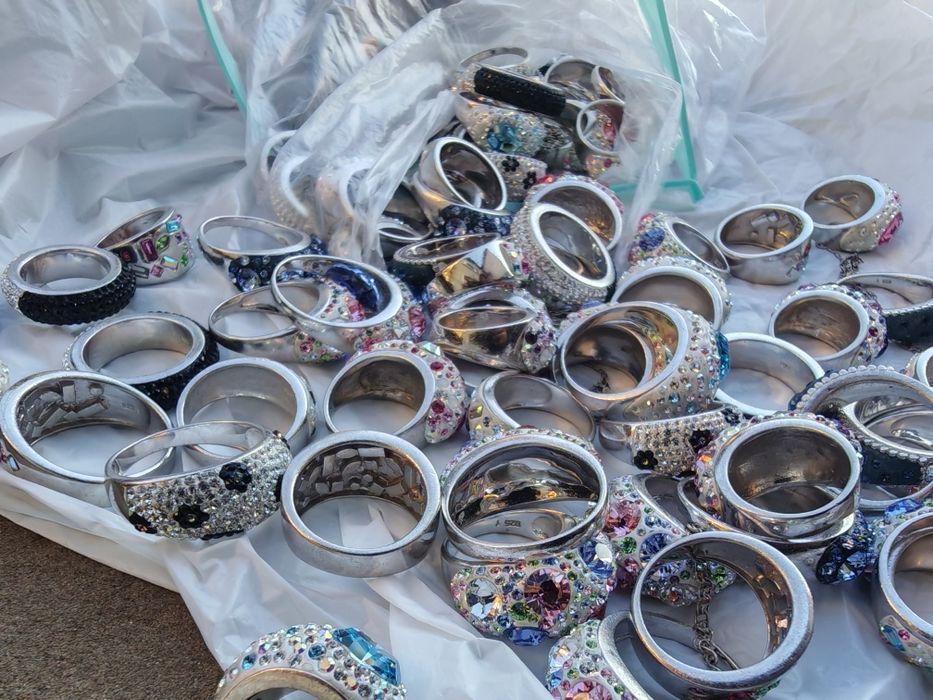 Продавам нови сребърни пръстени