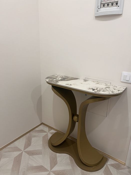 Продам консоль