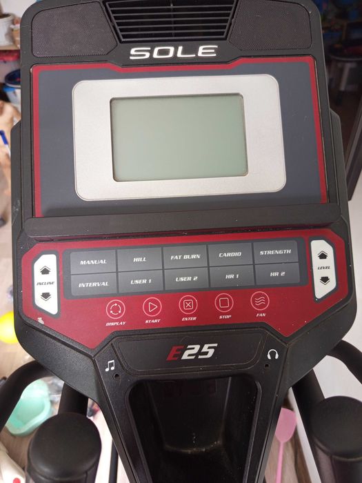 эллиптический тренажёр Sole E25