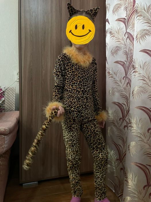 Продам костюмы для девочек