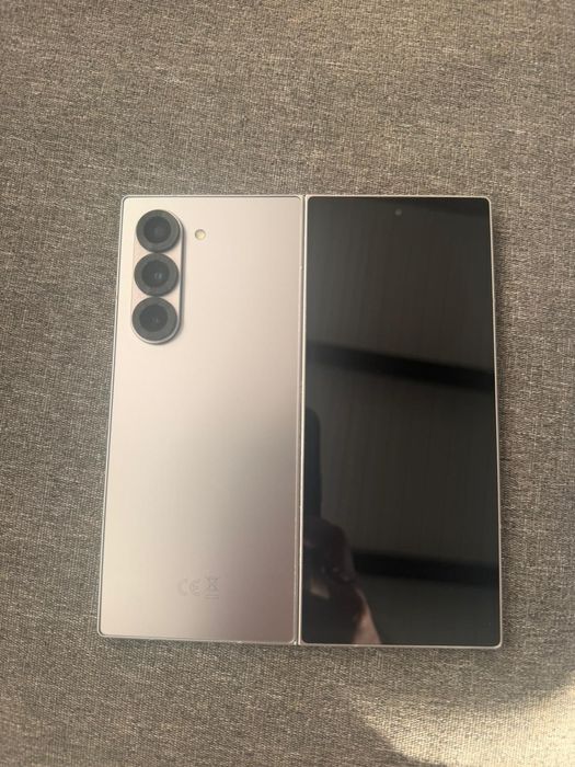 Vând Samsung Z Fold 6