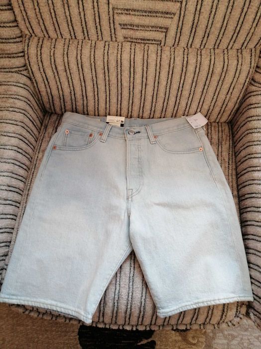 LEVIS pantaloni scurți model 501 marimea 30  Noi