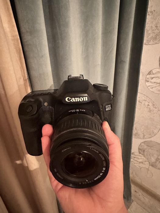 Фотоаппарат продам срочно canon 40D