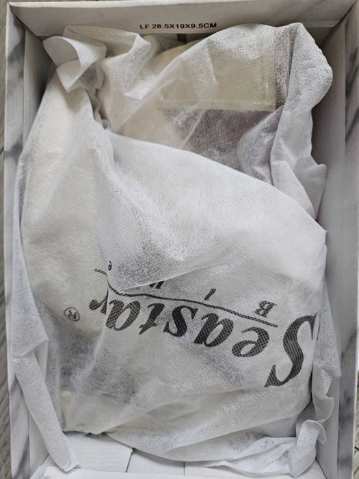 Нови обувки в телесен цвят