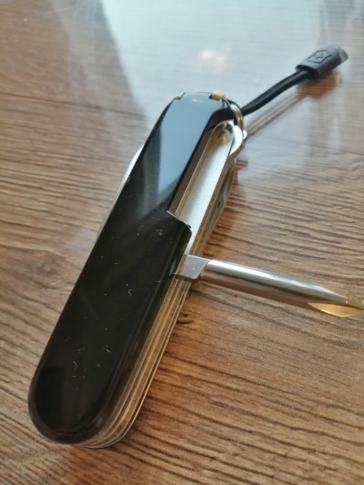 Victorinox Deluxe Tinker.