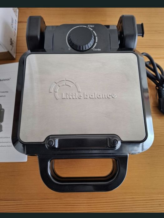Гофретник въртяща основа LITTLE BALANCE 8805 Flip Waffles1200W,