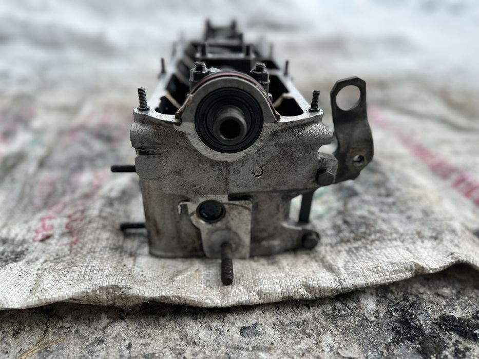 Продам головку пассат б3 1.8