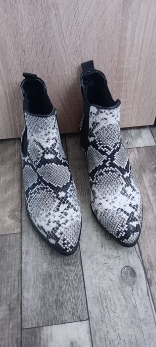 Botine noi, nr 37