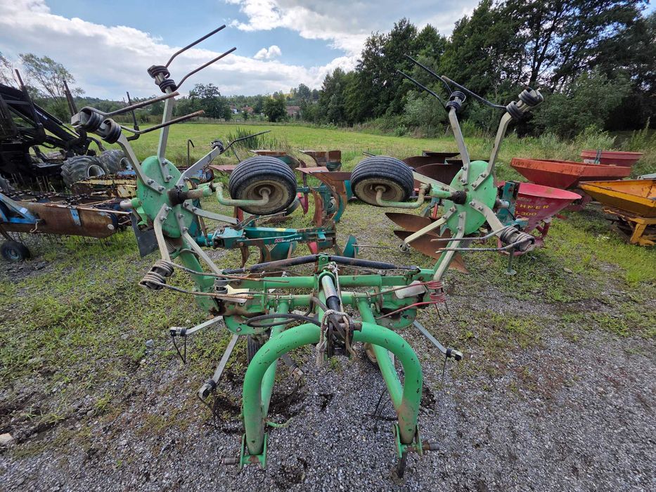 Grebla împrăștiat fan in tiranti la tractor hidraulica de 4 metri