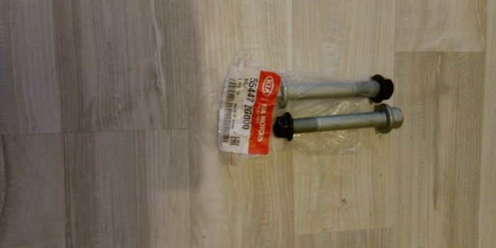 Болты с гайками для крепления амортизаторов рулевой наконечник