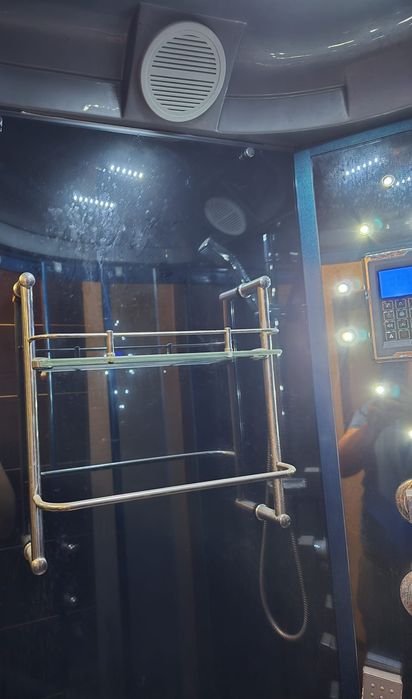 Cabina de dus cu hidromasaj