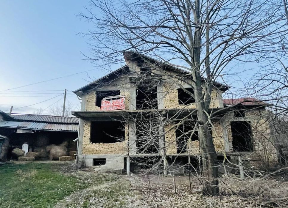 Продава се Къща в с. Върбак, Област Шумен - 210 кв.м за 286 €/кв.м - Снимка #1