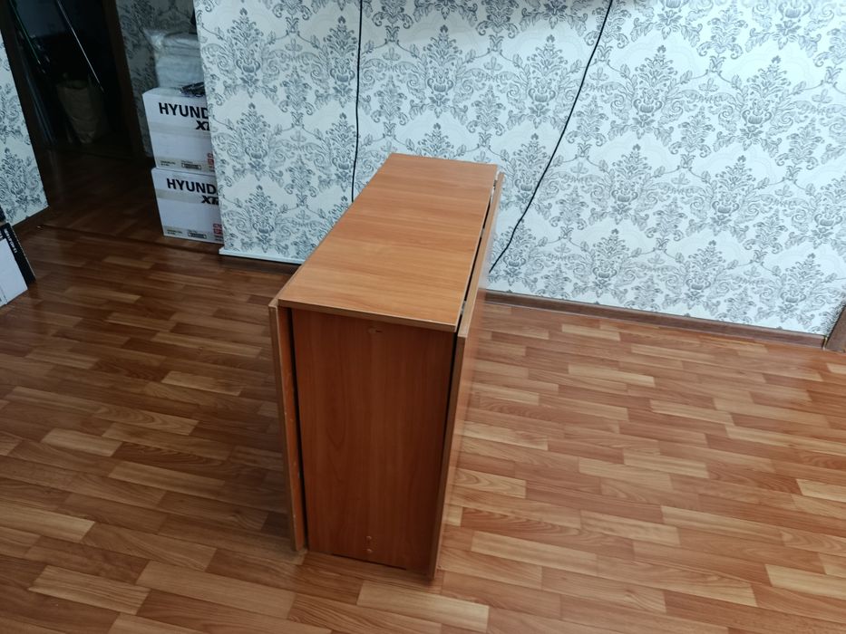 Продам стол книжка
