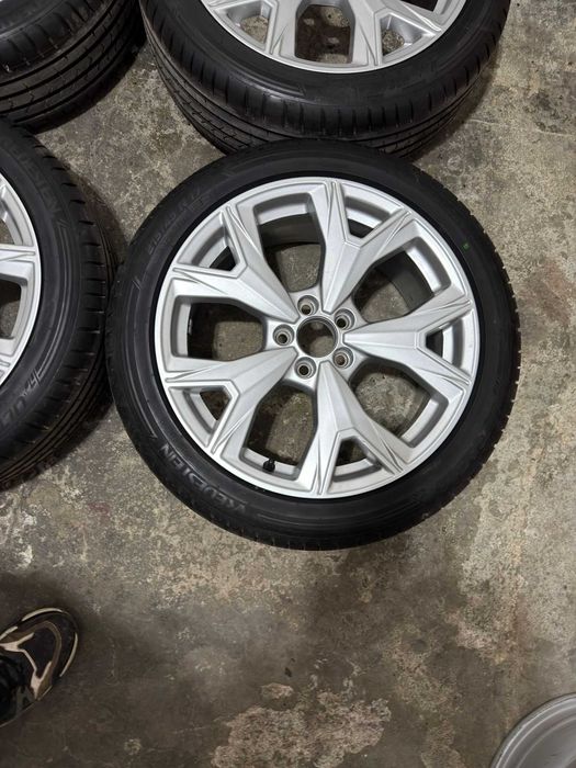 Jante Audi 17 5x112 ET43 A3 A4 A6 + 215/45 R17 Vredestein