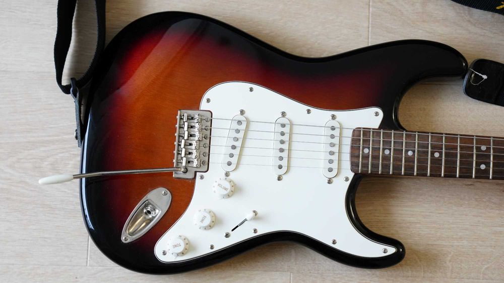 Електрическа китара Fender Squier Classic Vibe 60s Stratocaster IL 3-Tone Sunburst