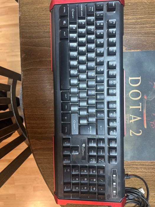 Клавиатури Canyon и Genesis