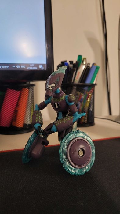 Ben 10 xlr8 extraterestru